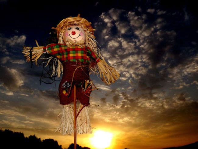scarecrow-884843_1280